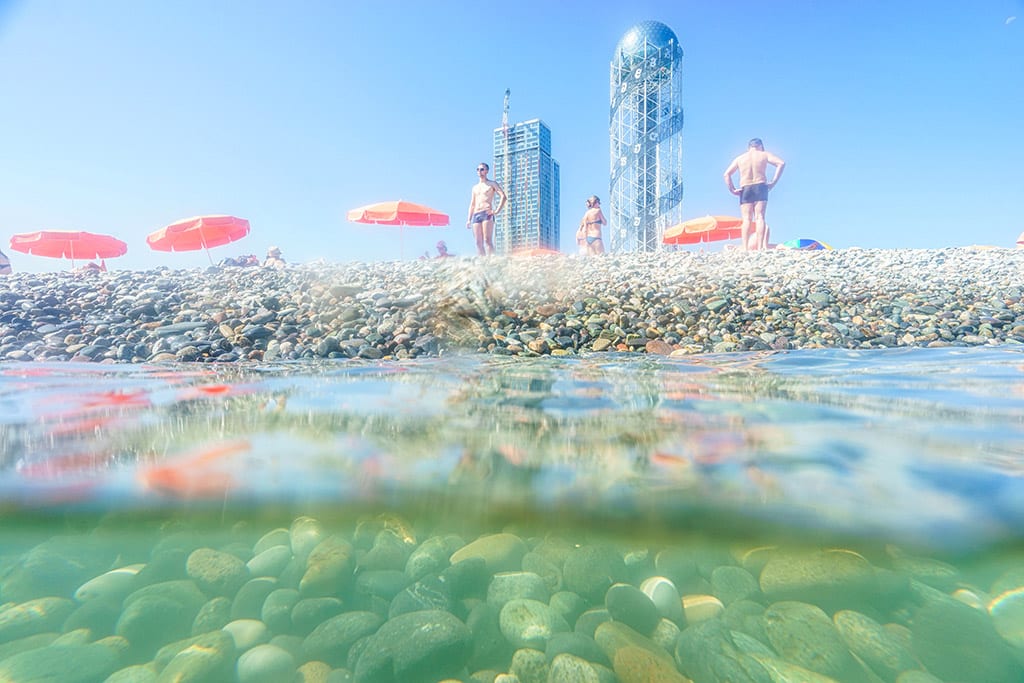 Вода в море батуми. Батуми море. Батуми климат. Грузия Батуми море. Батуми пляж.