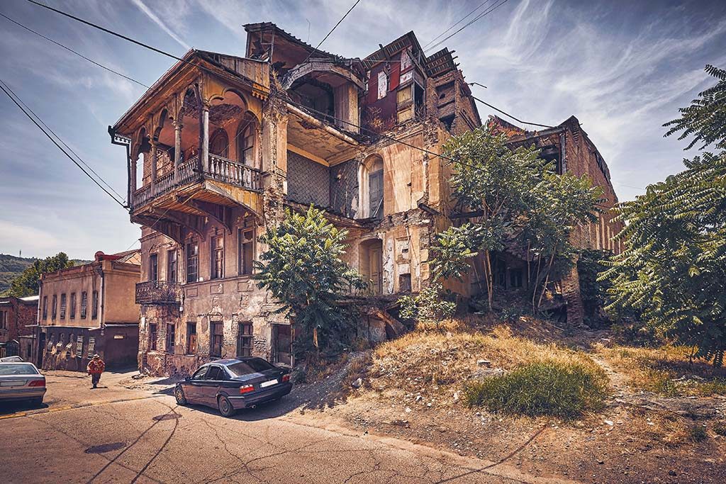 Старинный дом в старой части Тбилиси