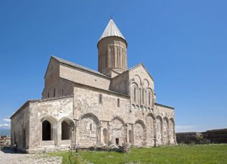 Храм Алаверди