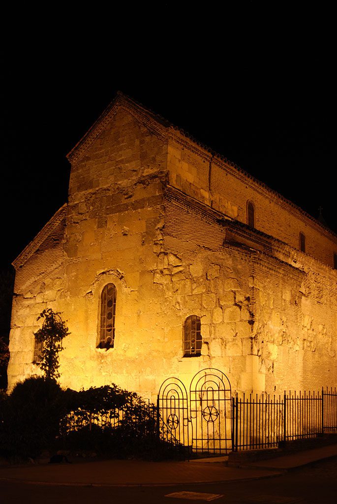 Церковь Анчисхати ночью