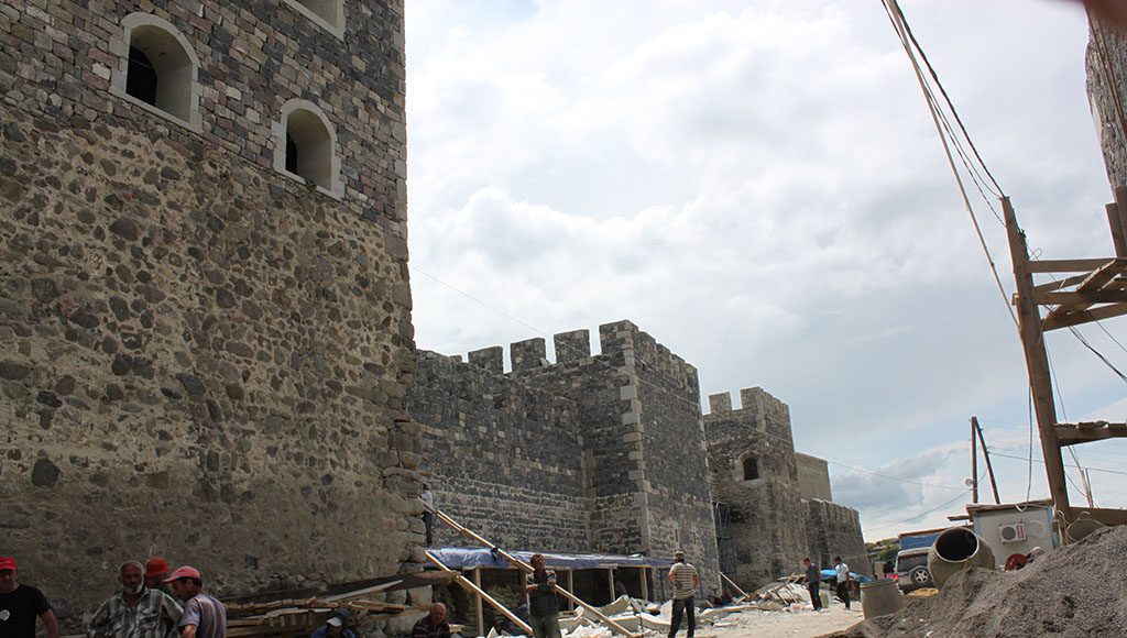 Уникальные фото реконструкции в 2011 году крепости Рабат