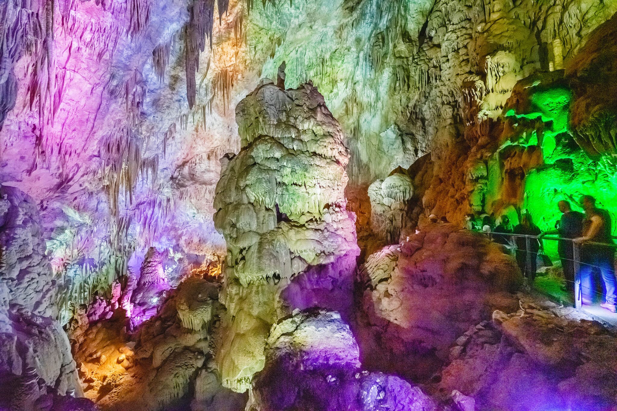 Украсить пещеру. Пещера Прометея (Кумистави). Кутаиси пещера Прометея. Цхалтубо Грузия пещера Прометея. Имеретия пещера Прометея.