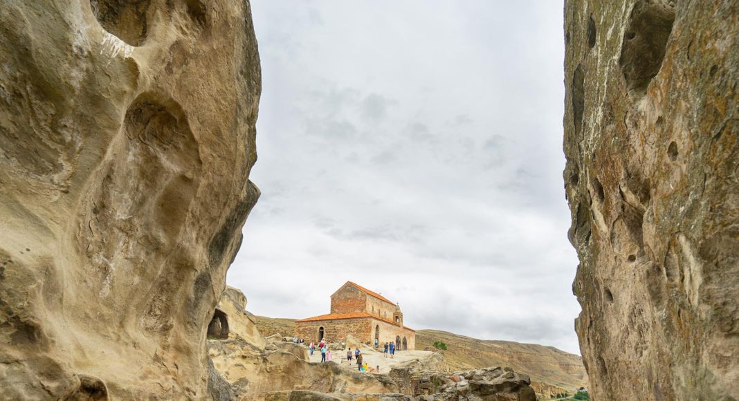 Древнейщий пещерный город Уплисцихе