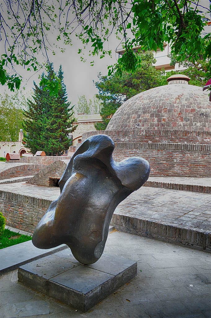 Памятник кочи в Тбилиси