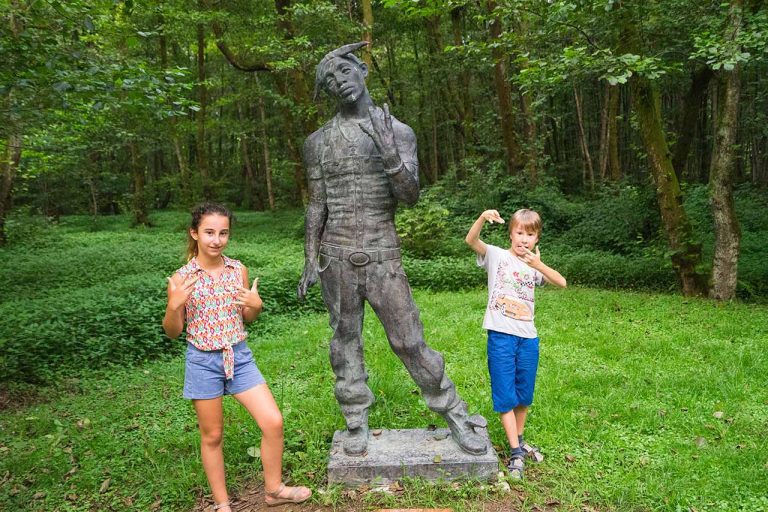 2pac в музыкальном парке