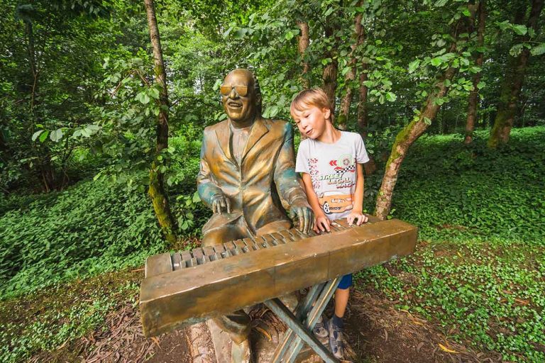 Скульптура Стиви Уандера