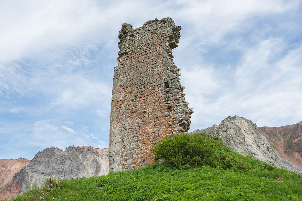 Башня. Последняя из невосстановленных в крепости Хихани