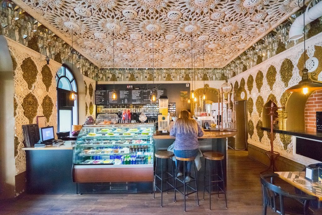 Coffeetopia. Стильное кафе у входа на бульвар