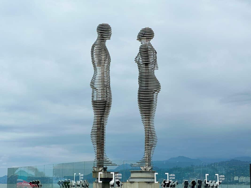Ali i Nino skulptura Batumi