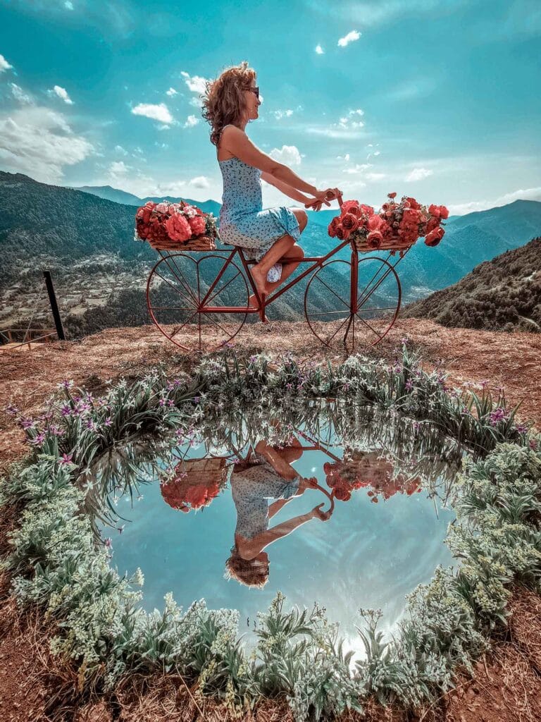 Фотозона велосипед в отеле Ника