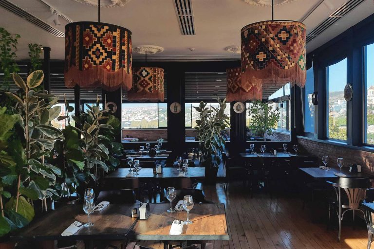 kafe v TbiliSee Boutique Hotel