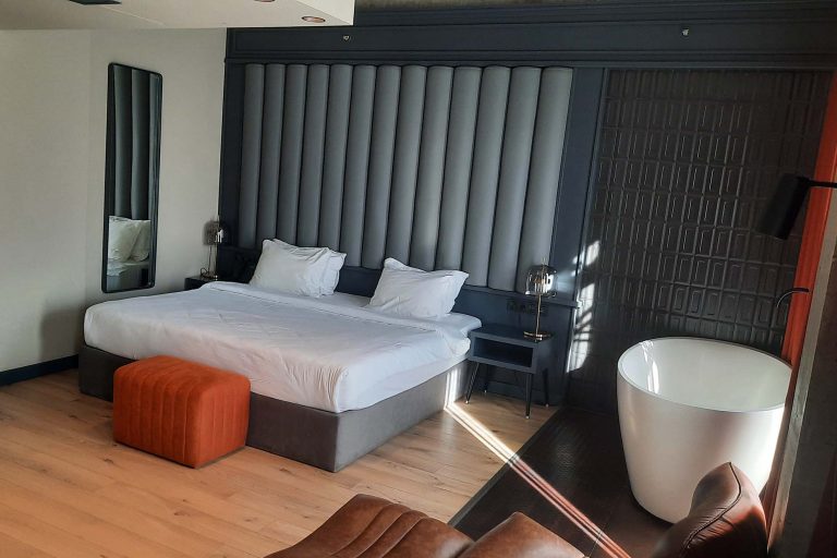 Nomer v Sandali Metekhi Boutique Hotel