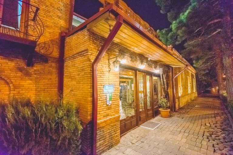 Restoran Ten Metekhi vhod