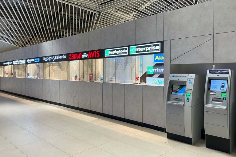 Bankomat i prokat mashin