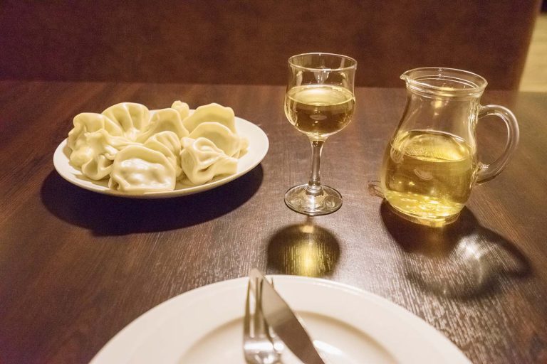 Khinkali v restorane Dom Khinkali