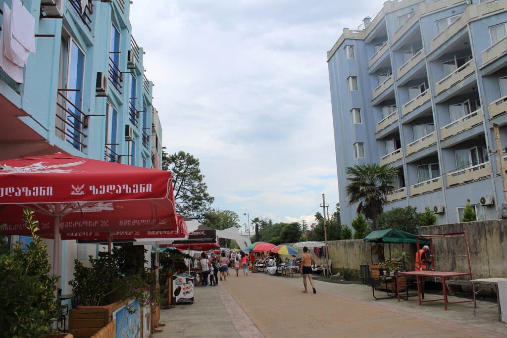 The start of the promenade in Ureki